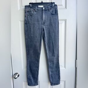 Abercrombie & Fitch Skinny High Rise Gray Wash Jeans Sz 26/6L Women’s Denim